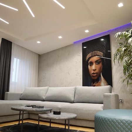 House Of Mac Apartments Ni Eksteriør bilde