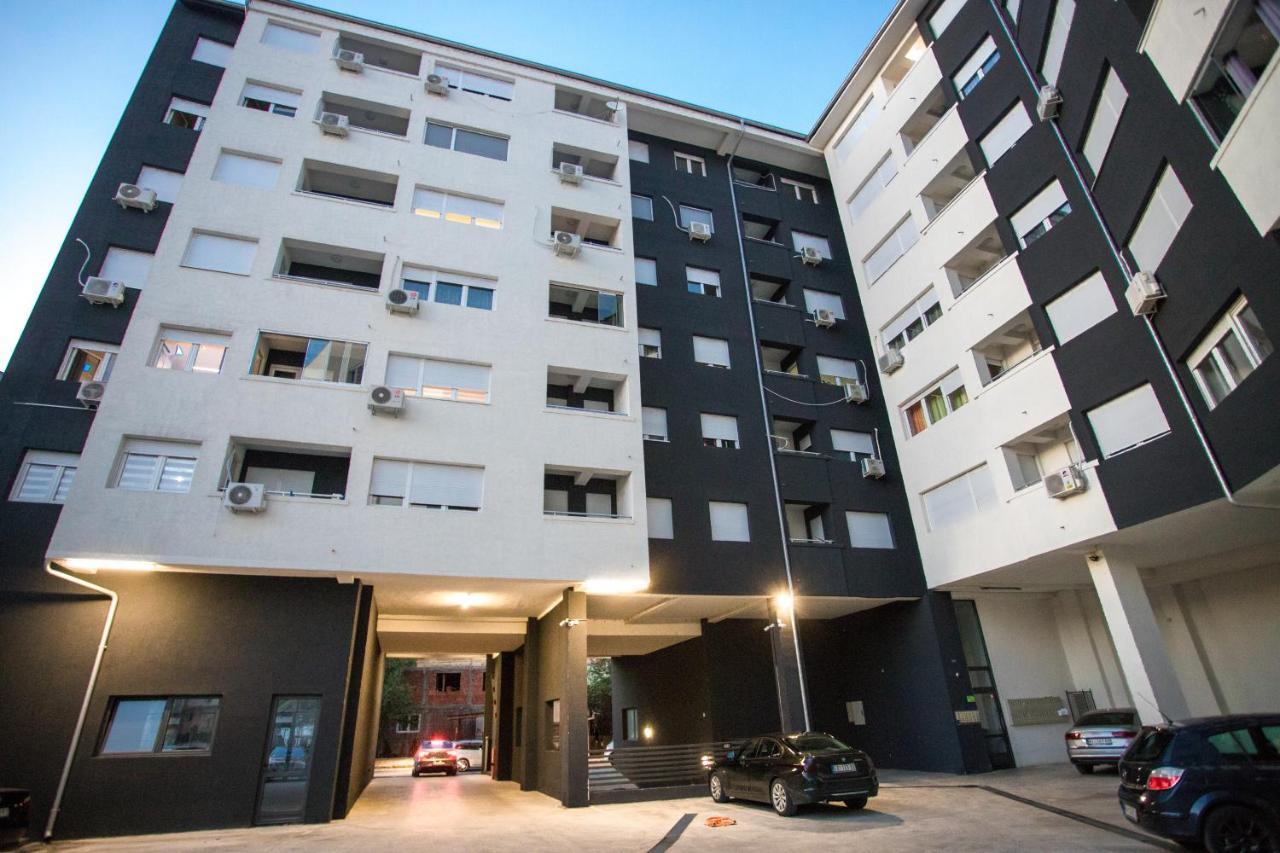 House Of Mac Apartments Ni Eksteriør bilde