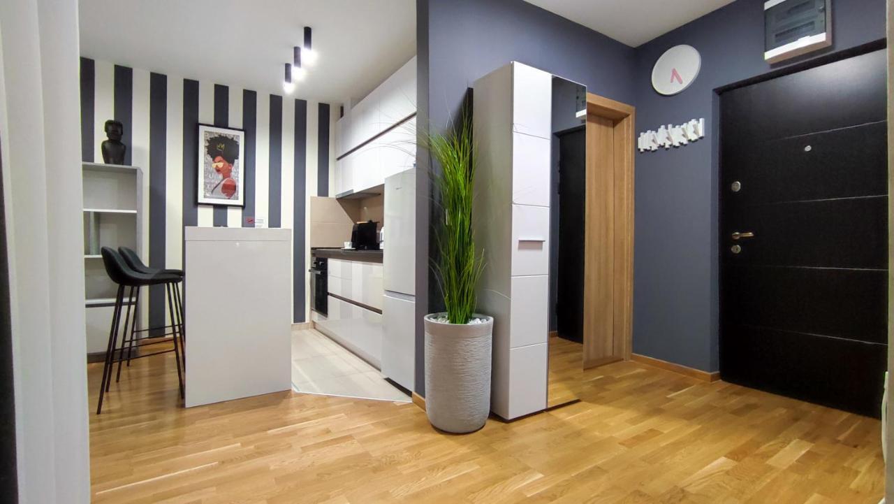 House Of Mac Apartments Ni Eksteriør bilde
