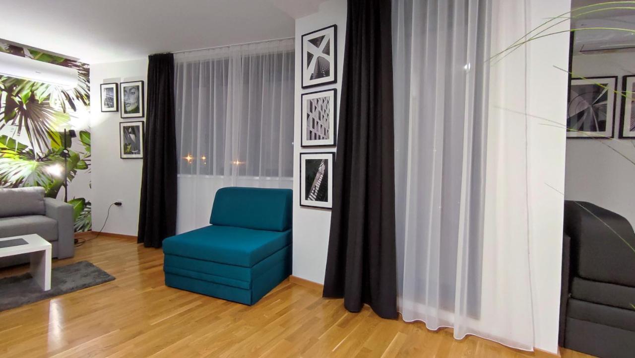 House Of Mac Apartments Ni Eksteriør bilde
