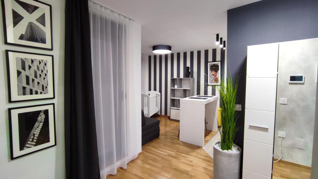 House Of Mac Apartments Ni Eksteriør bilde