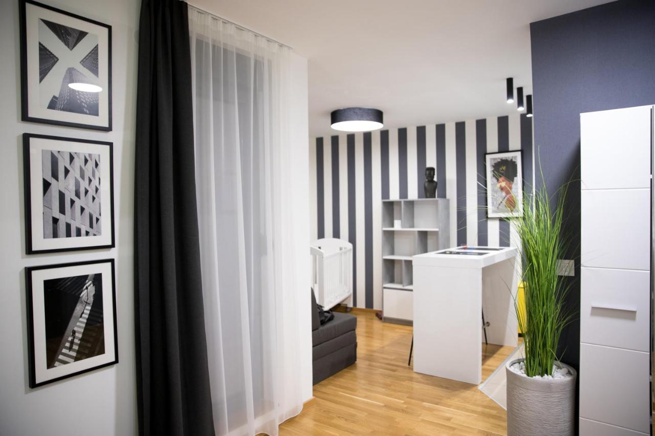 House Of Mac Apartments Ni Eksteriør bilde