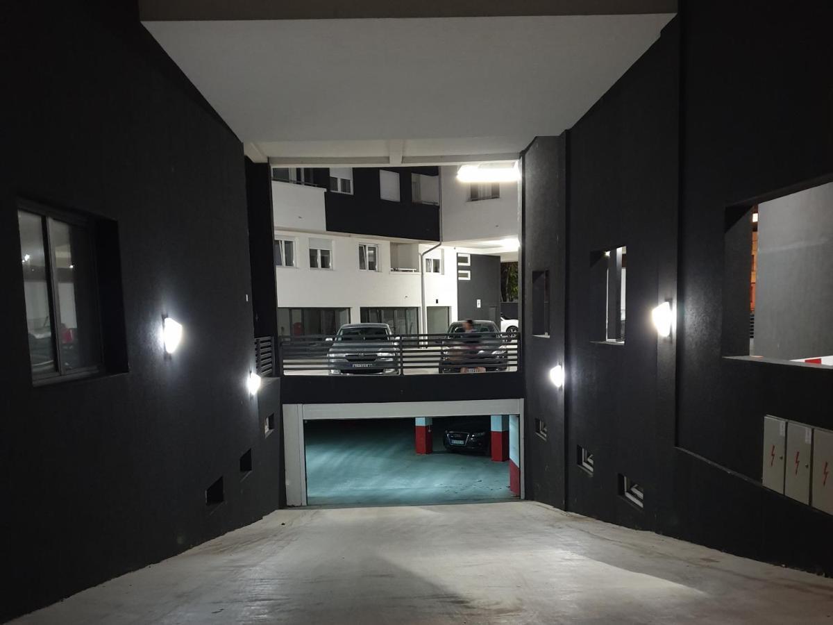 House Of Mac Apartments Ni Eksteriør bilde